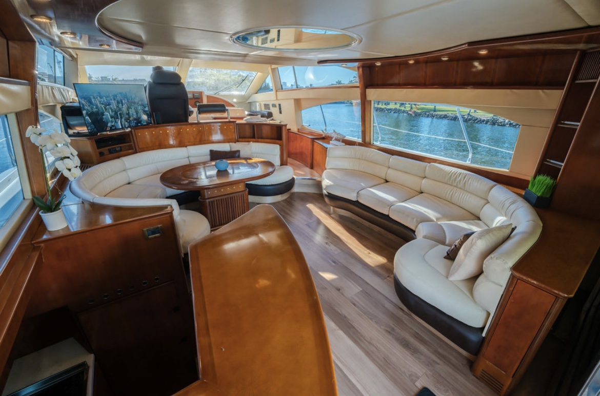 The indoor salon, wrapped in leather and wood